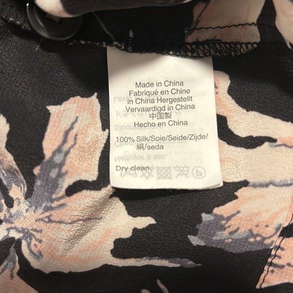 Madewell Silk Button-Back Tie Tee in Winter Orchid size xxs - Picture 7 of 10